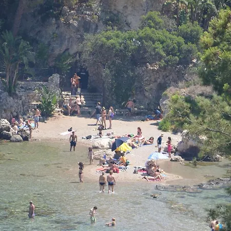 Gole Dell'alcantara Lucia Ii וילה Motta Camastra