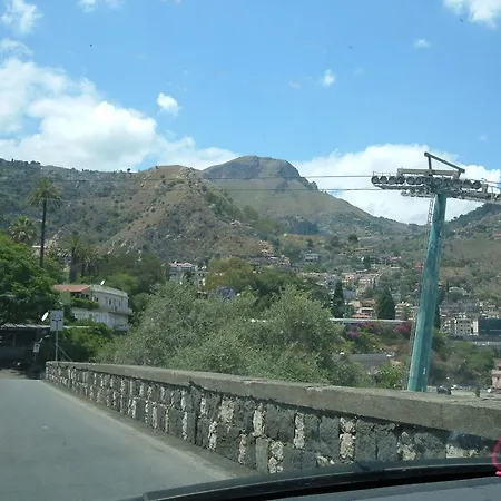 Gole Dell'alcantara Lucia Ii Motta Camastra