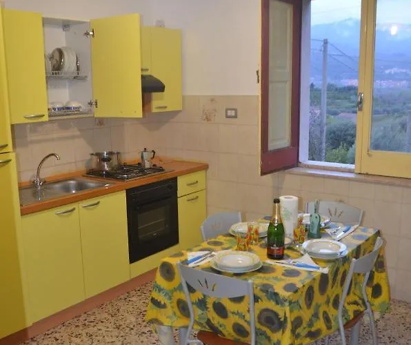 Gole Dell'alcantara Lucia Ii * Motta Camastra