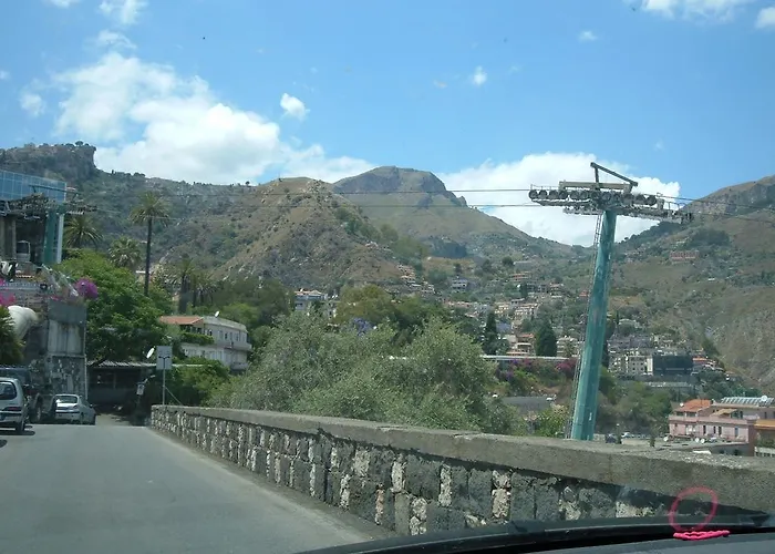 Gole Dell'alcantara Lucia Ii Motta Camastra